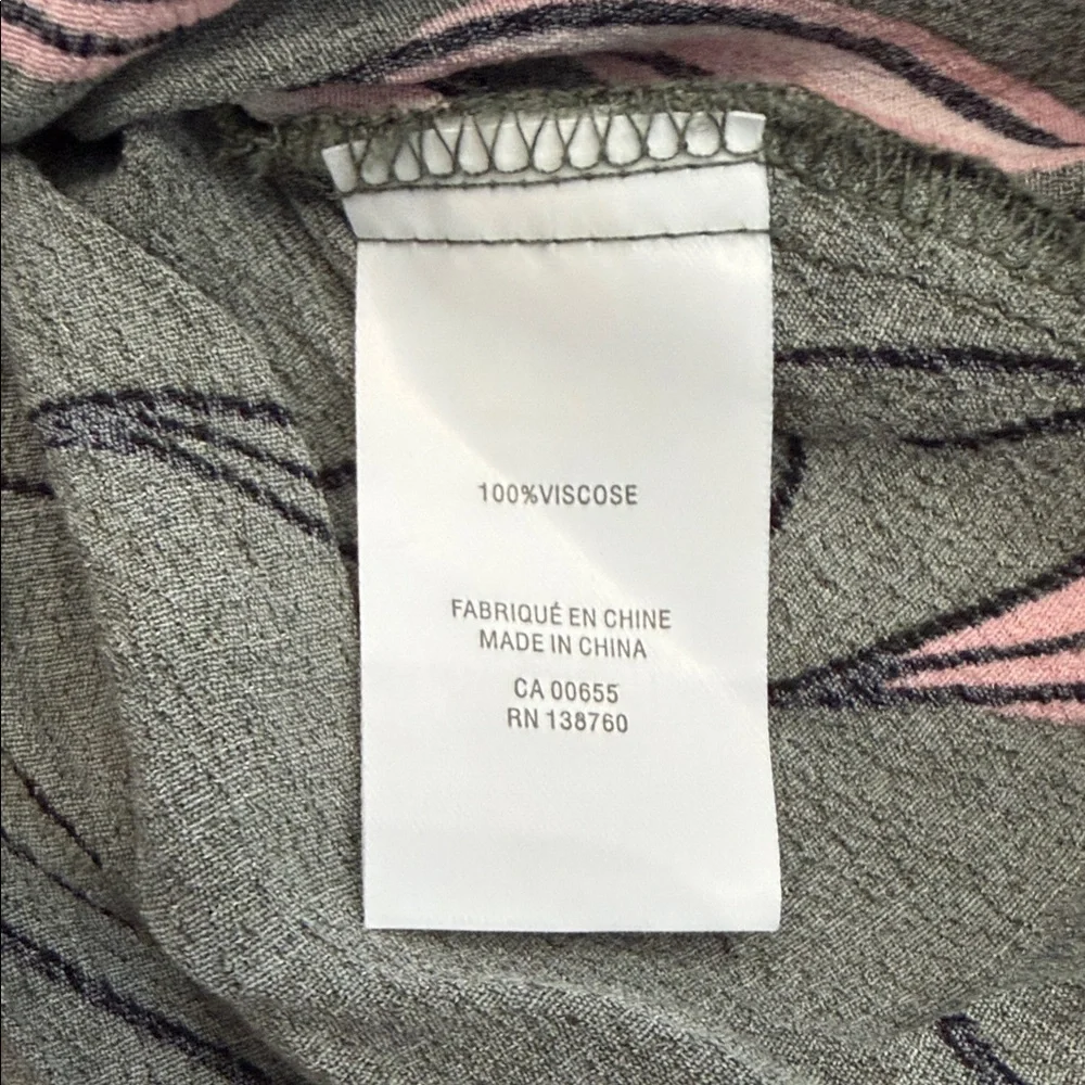 Reitmans Olive & Pink Leaf Print Wrap Blouse – Size XL - Picture 6 of 6